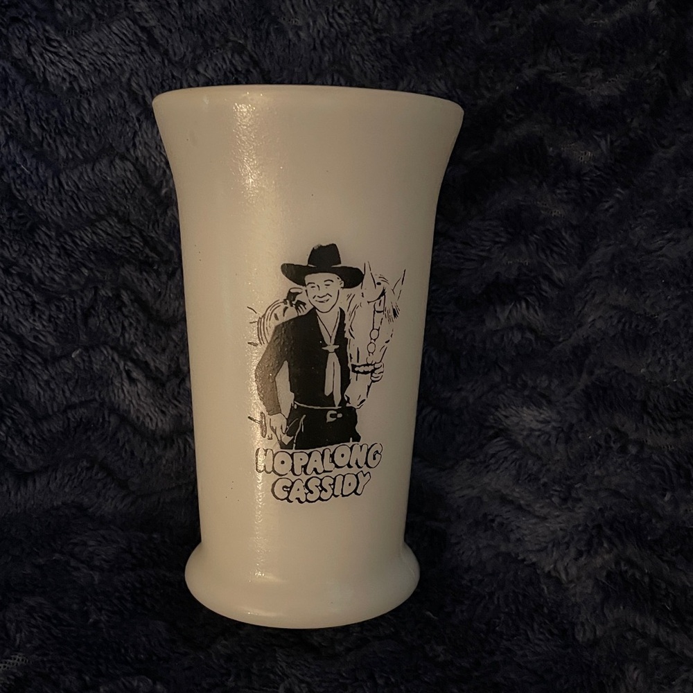 Vintage Hopalong Cassidy 5” Milk Glass Tumbler